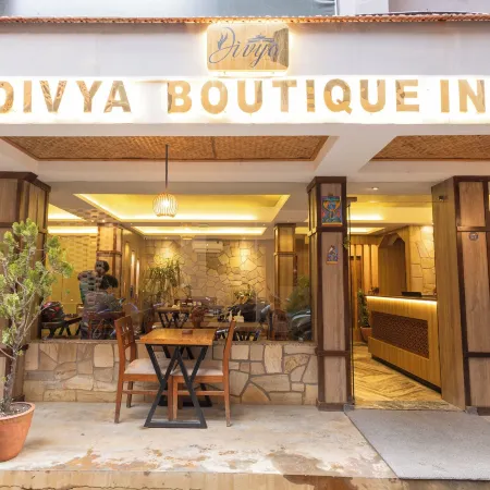 Divya Boutique Hotel Отели рядом с достопримечательностью «Казино Рояль»