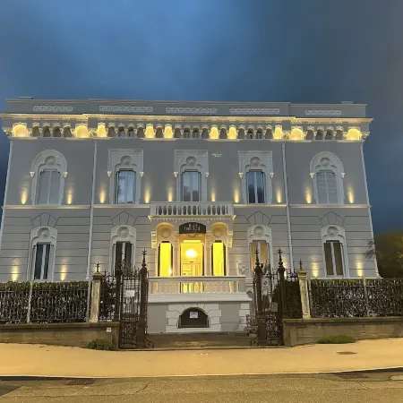 Hotel Universal Отели рядом с достопримечательностью «Стадион имени Армандо Пикки»