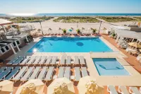 Reges Oceanfront Resort - parking
