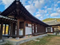 Jangseong Cheongbaek Hanok Pension