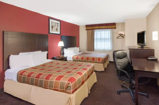 Travelodge by Wyndham Romulus Detroit Airport