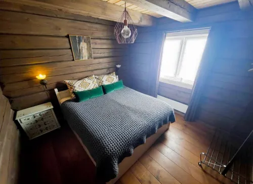 Beautiful classic cabin with sauna and hot tub