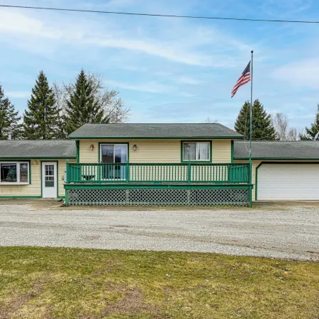 Cozy Cass City Retreat w/ Spacious Deck!