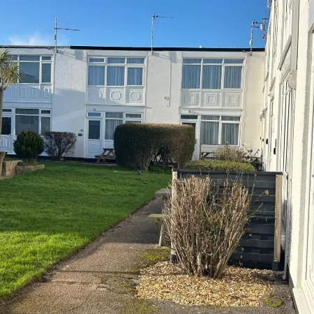 Modern, 2Br Villa Walk to Beach Parking WiFi Dawlish Warren