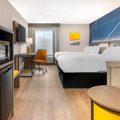 Comfort Inn & Suites Saint Louis Lafayette Square Hotels near Powell Symphony Hall