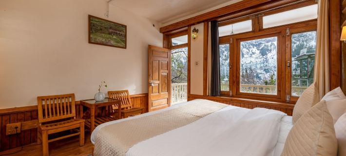 Beholden Stay & Cafe - Mountain View Boutique Stay in Old Manali Hotels in Manali