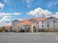 Quality Inn & Suites Monterey I-40 Hotels in Putnam County