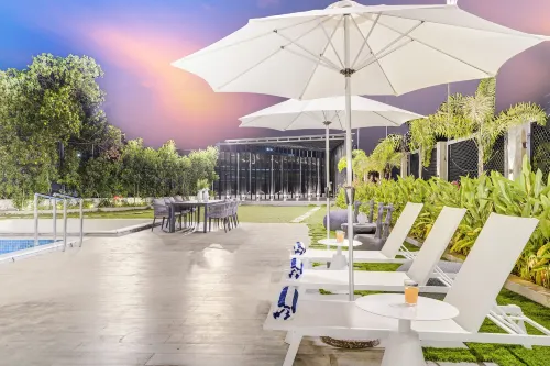 ELIVAAS Meraki Luxe 6BHK Glass Villa - 4 stelle
