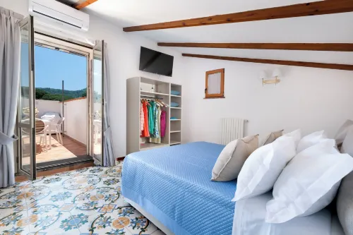 YourHome - Jolly Pini Apartment