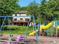 Lake View Retreat by AvantStay Hotels in Penn Forest Township