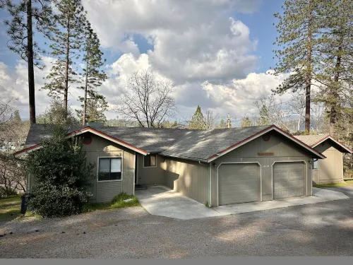 Prime Location Yosemite Adventure by Casa Oso - 4-Star
