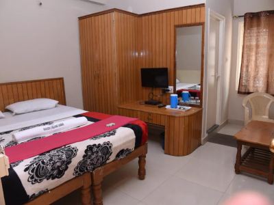 Goroomgo Kaveri Deluxe Lodge Bengaluru