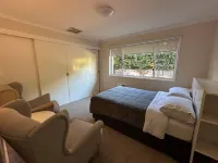 Curtin Cozy 2-Bedroom House Near Canberra Hospital