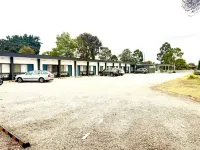 Glynlea Motel - parking