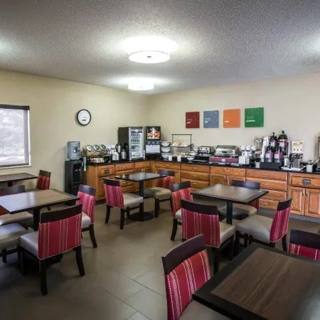 Comfort Inn Morris I-80