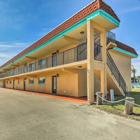 Sunny St Augustine Condo w/ Community Pool!