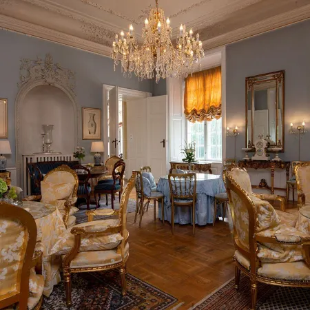 Hvedholm Slotshotel Отели в г. Фоборг