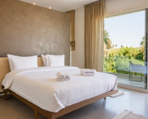 Luxurious Contemporary Villa with Private Pool in Tunis Hotels in Soukra