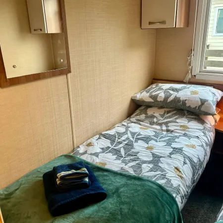 Lovely and Comfy 3-bedroom Mobile Home Retreat in Kirkcolm