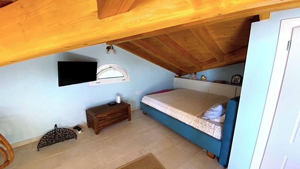 Beachfront Loft Apartment - Agios Gordios, Corfu