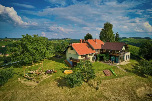 Holiday House Podhamer Boris