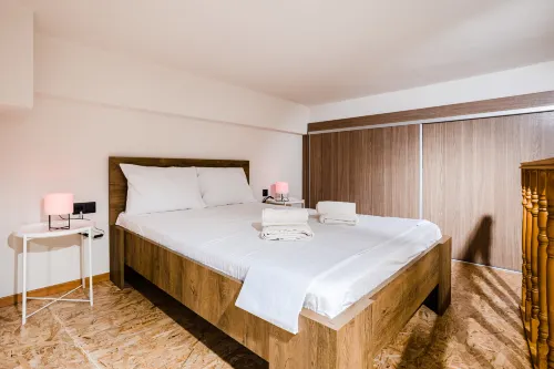 Uncover Kalamata's Hidden Gem - Cosy City Nest - 3-Star