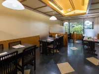 Hotel Kiraku Các khách sạn gần Ga Yahara