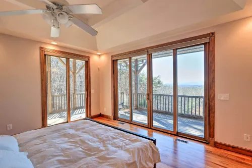 Expansive Murphy Retreat w/ Mountain Views! - Balkoner