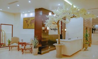 The Grand Palace Hotel