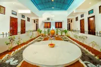 Hare Rama Hare Krishna - Eesha Hotel - 2 Sao