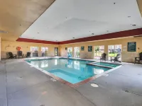 Platinum Inn & Suites Webster - Pools