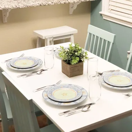 1BR Quaint First Floor 3 min Walk to Beach