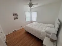 Charming, newly renovated Tudor home next to Morningside University! - 4-Star
