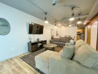 Modern meets historic charm! Unique stay in historic little town on the prairie - Apartments