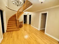 Top Executive 10 bedroom Home Near Airport Hotels near Lisgar