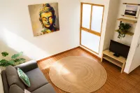 Hikuri House - 2 tähden