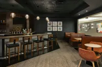 Four Points by Sheraton Edmonton South - バー