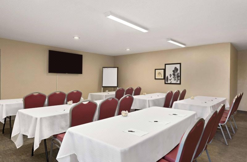 Country Inn & Suites by Radisson, Ankeny - des Moines photo 3