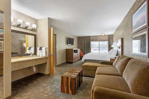 Best Western Plus CottonTree Inn - parking