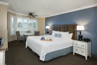 Sand Pebbles Inn - Beach