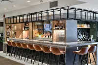 Delta Hotels by Marriott Kamloops - bar