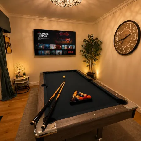 4BR 3Bath Home Free Parking & Private Garden