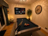 4BR 3Bath Home Free Parking & Private Garden - 2-Sterne