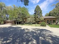 Orchard Oasis 5 Bedroom Home - 4-Star