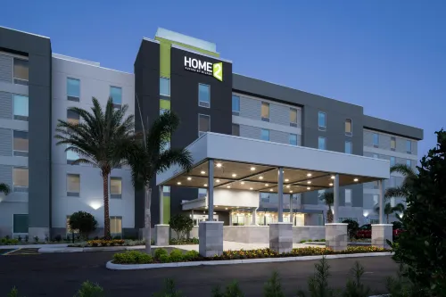 Home2 Suites by Hilton Orlando Airport - Kitchens