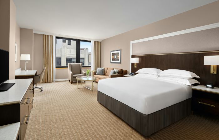 Hilton Indianapolis Hotel & Suites