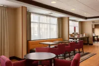 Hampton Inn Boston/Braintree - breakfast