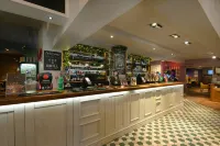Holmfield Arms - bar