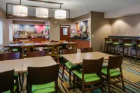 Fairfield Inn & Suites Kansas City Airport - Desayuno