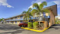 Magnuson Hotel Bradenton - 2-Star